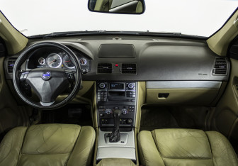 Подержанный автомобиль Volvo XC90 2012 года (13 фото)