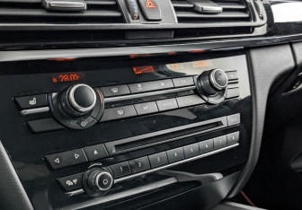 Подержанный автомобиль BMW X5 2018 года (26 фото)