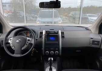 Подержанный автомобиль Nissan X-Trail 2008 года (11 фото)