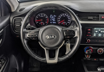 Подержанный автомобиль Kia Rio Hatchback 2021 года (21 фото)