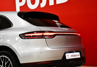 Подержанный автомобиль Porsche Macan 2019 года (26 фото)