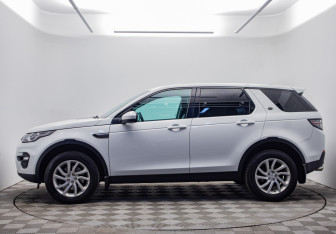 Подержанный автомобиль Land Rover Discovery Sport 2015 года (8 фото)