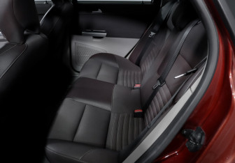 Подержанный автомобиль Volvo S40 2010 года (10 фото)