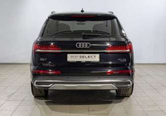 Подержанный автомобиль Audi Q7 2020 года (17 фото)