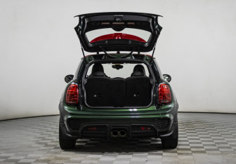 Подержанный автомобиль MINI Hatch 2018 года (17 фото)