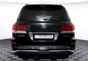 Подержанный автомобиль Lexus LX 2014 года (6 фото)