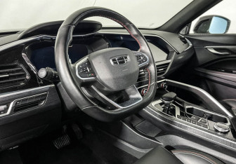 Подержанный автомобиль Geely Tugella 2022 года (13 фото)