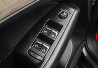 Подержанный автомобиль Audi Q5 2012 года (16 фото)