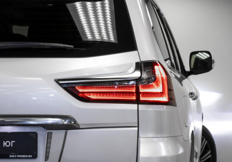 Подержанный автомобиль Lexus LX 2021 года (33 фото)