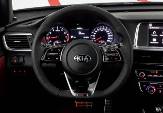 Подержанный автомобиль Kia Optima Sedan 2019 года (11 фото)