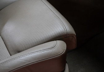 Подержанный автомобиль Porsche Cayenne 2013 года (12 фото)