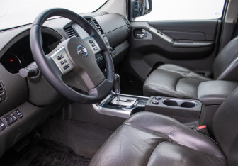 Подержанный автомобиль Nissan Pathfinder 2010 года (10 фото)