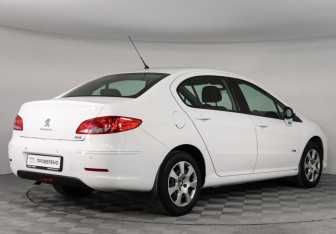 Подержанный автомобиль Peugeot 408 2014 года (4 фото)