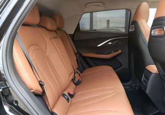 Подержанный автомобиль Omoda C5 2023 года (27 фото)