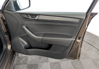Подержанный автомобиль Skoda Rapid Liftback 2021 года (24 фото)