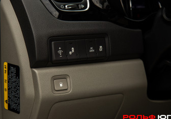Подержанный автомобиль Kia Carnival 2017 года (22 фото)