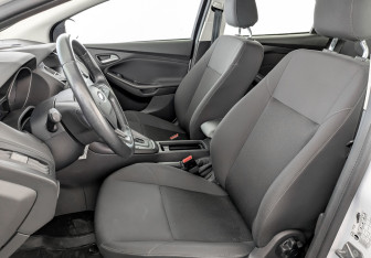 Подержанный автомобиль Ford Focus Hatchback 2019 года (20 фото)