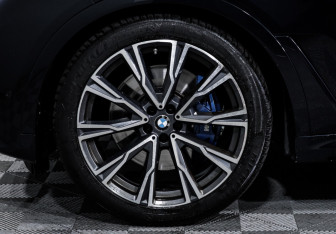 Подержанный автомобиль BMW X7 2019 года (15 фото)