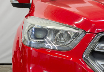 Подержанный автомобиль Ford Kuga 2017 года (17 фото)