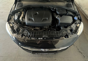 Подержанный автомобиль Volvo S60 2017 года (19 фото)