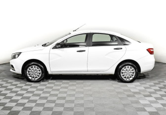 Подержанный автомобиль LADA (ВАЗ) Vesta Sedan 2019 года (3 фото)