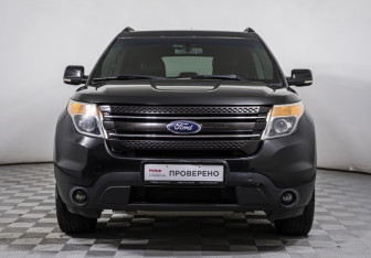 Подержанный автомобиль Ford Explorer 2012 года (2 фото)