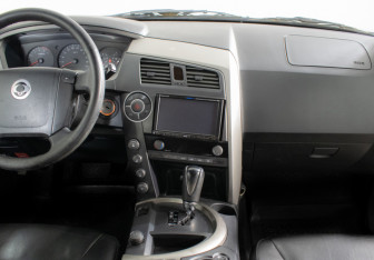 Подержанный автомобиль SsangYong Kyron 2011 года (11 фото)
