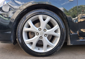 Подержанный автомобиль Mazda 3 Sedan 2008 года (9 фото)
