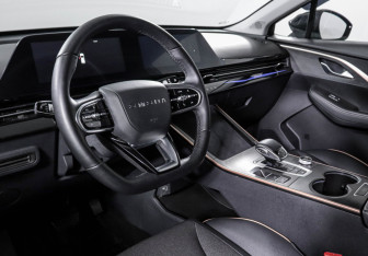 Подержанный автомобиль Omoda C5 2024 года (14 фото)