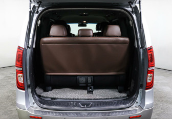 Подержанный автомобиль Hyundai Grand Starex 2019 года (20 фото)