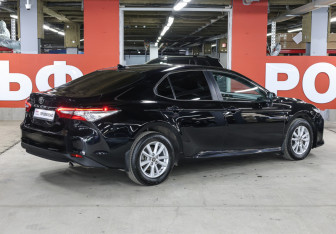 Подержанный автомобиль Toyota Camry Sedan 2020 года (5 фото)