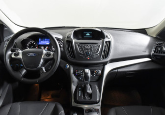 Подержанный автомобиль Ford Kuga 2015 года (11 фото)