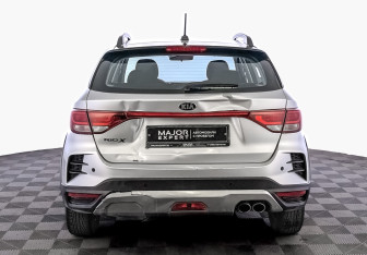 Подержанный автомобиль Kia Rio Hatchback 2021 года (6 фото)