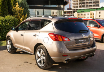 Подержанный автомобиль Nissan Murano Suv 2010 года (5 фото)