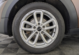 Подержанный автомобиль MINI Countryman 2015 года (12 фото)