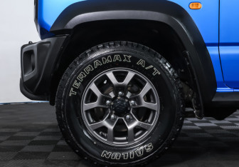 Подержанный автомобиль Suzuki Jimny 2020 года (23 фото)