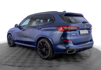 Подержанный автомобиль BMW X5 2021 года (7 фото)