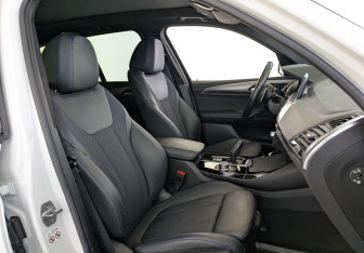 Подержанный автомобиль BMW X3 2021 года (25 фото)