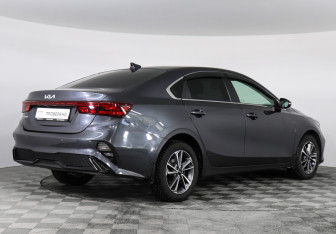 Подержанный автомобиль Kia Cerato Sedan 2021 года (5 фото)