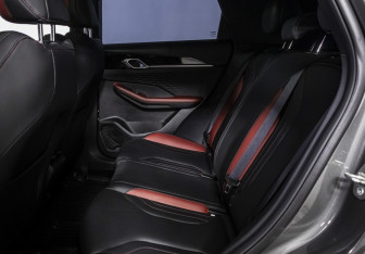 Подержанный автомобиль Geely Coolray 2024 года (14 фото)