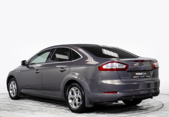 Подержанный автомобиль Ford Mondeo Liftback 2013 года (5 фото)