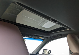 Подержанный автомобиль Lexus ES 2023 года (22 фото)