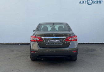 Подержанный автомобиль Nissan Sentra Sedan 2014 года (7 фото)