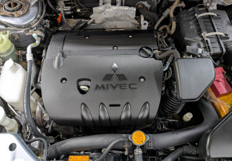 Подержанный автомобиль Mitsubishi Outlander 2011 года (9 фото)