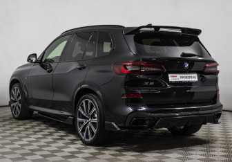 Подержанный автомобиль BMW X5 2021 года (7 фото)