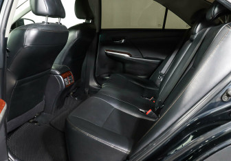 Подержанный автомобиль Toyota Camry Sedan 2014 года (15 фото)