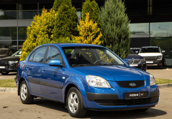 Подержанный автомобиль Kia Rio Sedan 2006 года (2 фото)