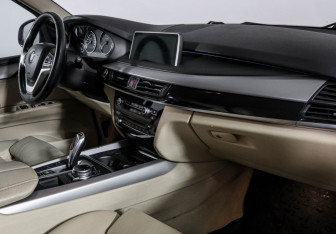 Подержанный автомобиль BMW X5 2014 года (9 фото)