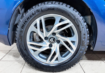 Подержанный автомобиль Citroen C4 Sedan 2015 года (9 фото)