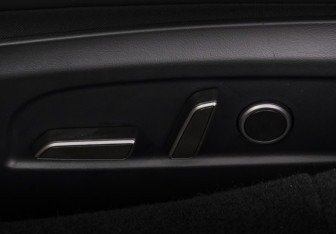 Подержанный автомобиль Tesla Model 3 2025 года (20 фото)